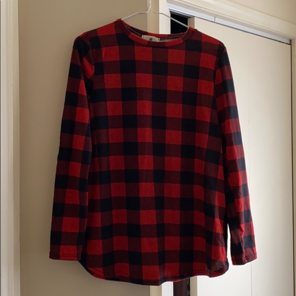 Plaid long sleeve shirt.
